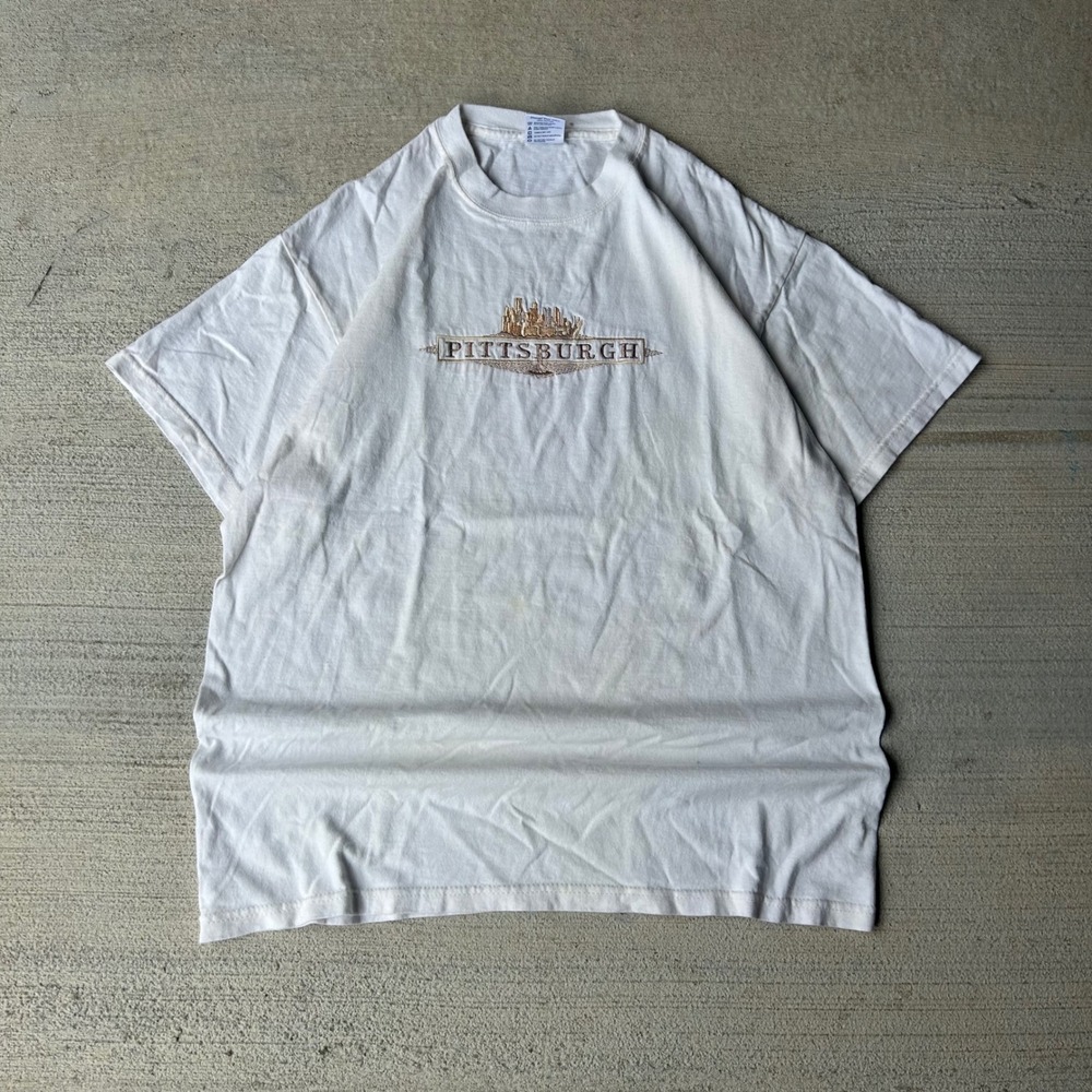 Vintage 90s Pittsburgh Skyline Embroidered T-Shirt